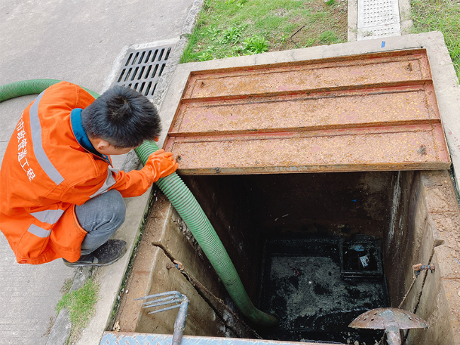 崇明抽化粪池